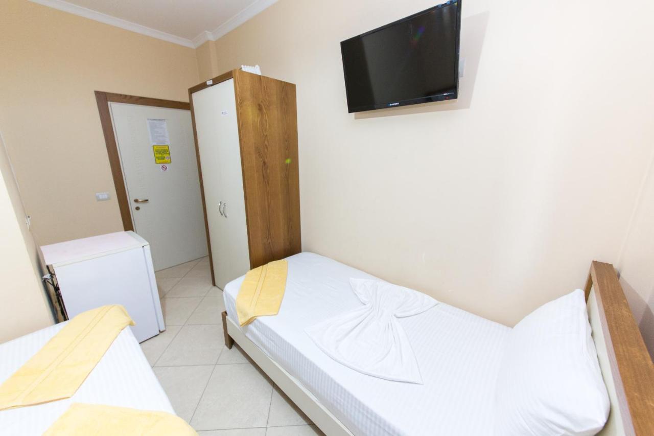 Hotel Vila Misiri Durres Room photo
